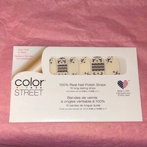 Color Street Nail Strips - Clear overlay with Black Reindeer